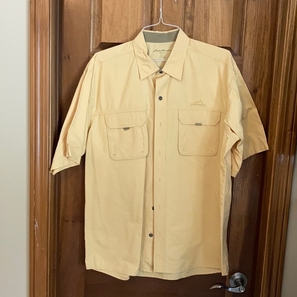 Eddie Bauer men’s yellow large button up ss